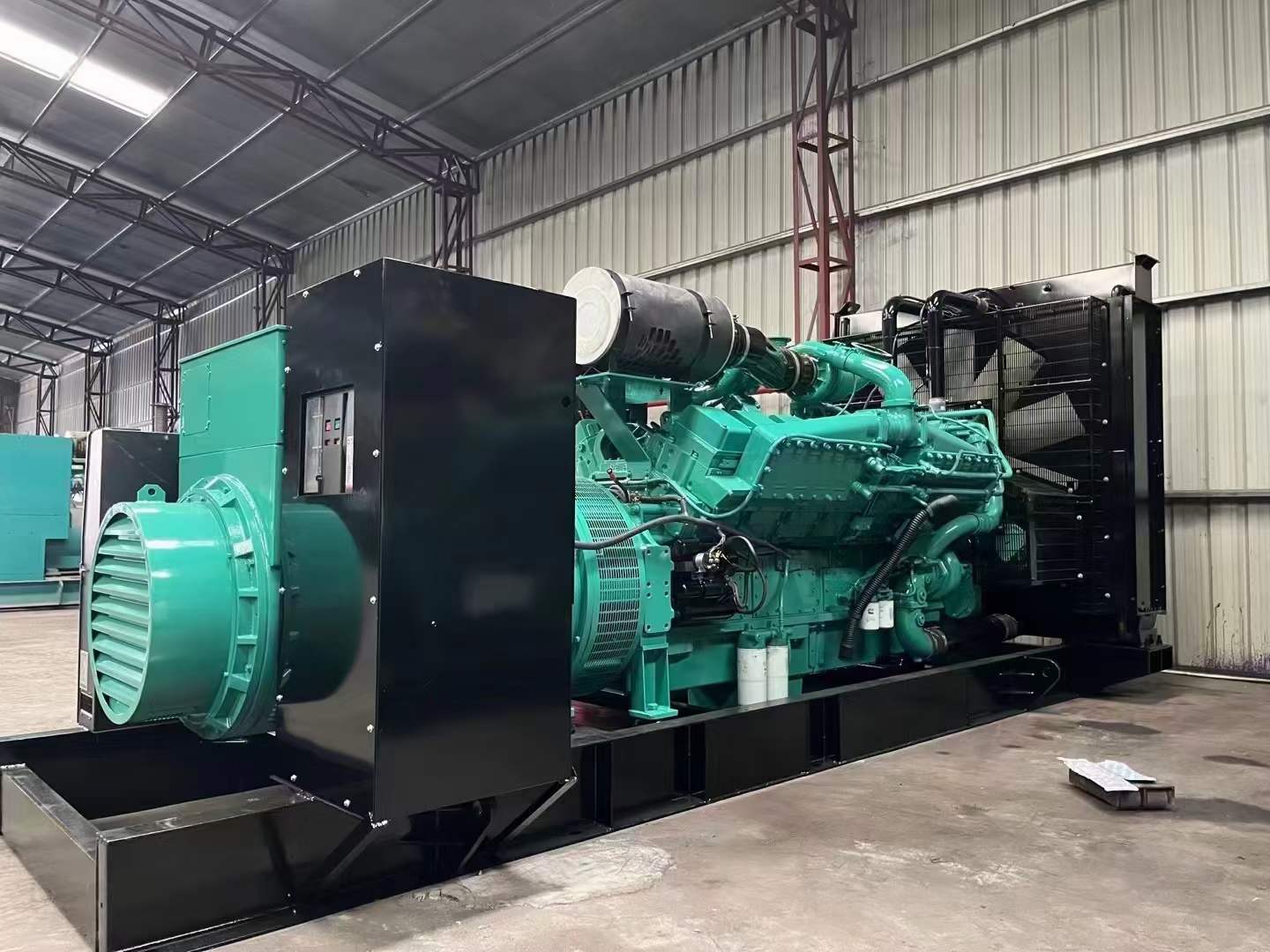 融水如何降低 800kW 柴油发电机输出电流的波动？